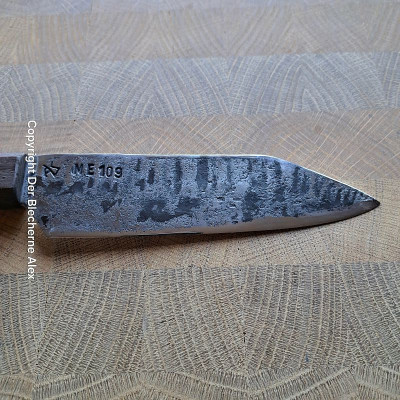 Küchenmesser aus der Panzerrung der Messerschmitt 109 aus dem 2WK Küchenmesser aus der Panzerrung der Messerschmitt 109 aus dem 2WK
