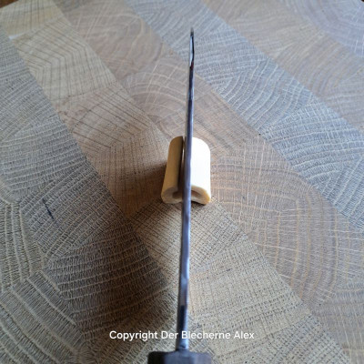Küchenmesser aus der Panzerrung der Messerschmitt 109 aus dem 2WK Küchenmesser aus der Panzerrung der Messerschmitt 109 aus dem 2WK