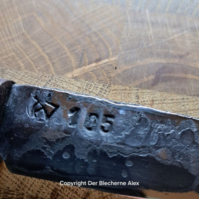 Outdoormesser mit Klinge aus einer 105er Haubitze des 1WK