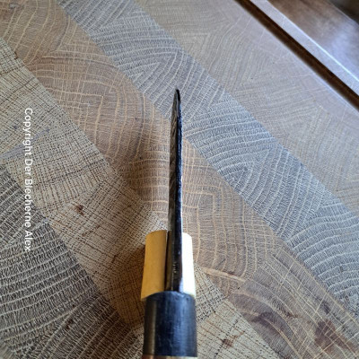 Outdoormesser mit Eiszeithirsch und Klinge aus einer PAK 3,7cm des 2WK Outdoormesser mit Eiszeithirsch und Klinge aus einer PAK 3,7cm des 2WK