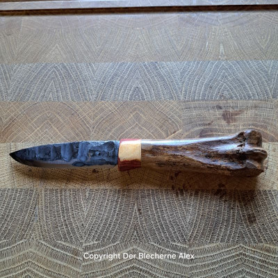 Outdoormesser Eiszeitpferdeknochen mit Klinge aus einer 105er Haubitze des 1WK
