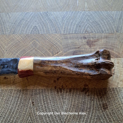 Outdoormesser Eiszeitpferdeknochen mit Klinge aus einer 105er Haubitze des 1WK