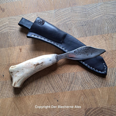 Outdoormesser Aus antikem Stemmeisen mit Rothirschgeweih Outdoormesser Aus antikem Stemmeisen mit Rothirschgeweih