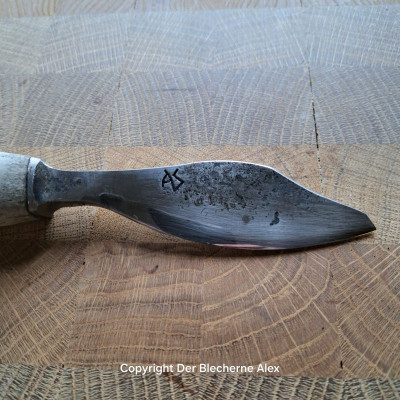 Outdoormesser Aus antikem Stemmeisen mit Rothirschgeweih Outdoormesser Aus antikem Stemmeisen mit Rothirschgeweih