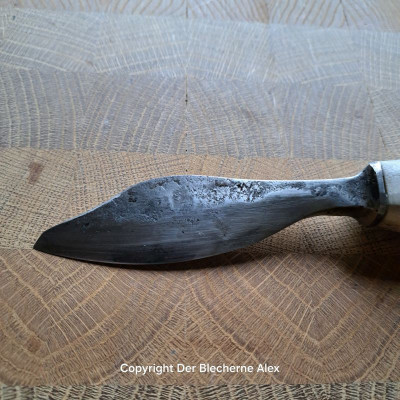 Outdoormesser Aus antikem Stemmeisen mit Rothirschgeweih Outdoormesser Aus antikem Stemmeisen mit Rothirschgeweih