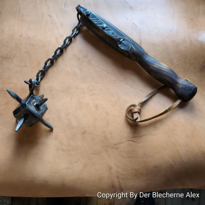 Handgeschmiedeter Morgenstern aus Eisen mit Schlangenkopf