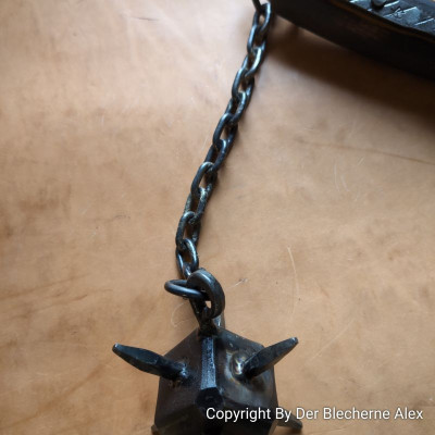 Handgeschmiedeter Morgenstern aus Eisen mit Schlangenkopf