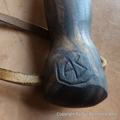 Handgeschmiedeter Morgenstern aus Eisen mit Schlangenkopf