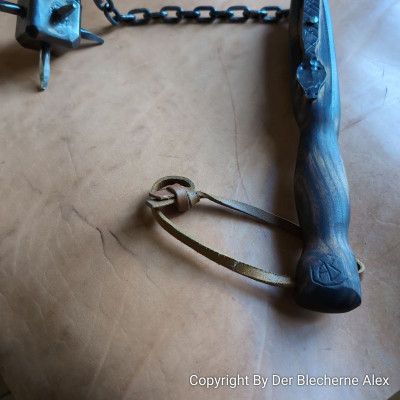 Handgeschmiedeter Morgenstern aus Eisen mit Schlangenkopf