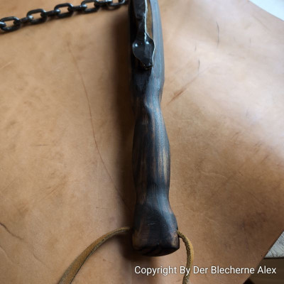 Handgeschmiedeter Morgenstern aus Eisen mit Schlangenkopf