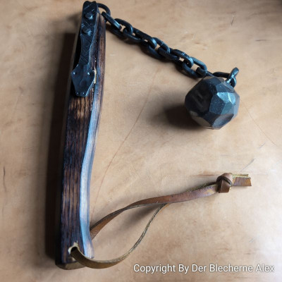 Handgeschmiedeter Morgenstern/ Schlagflegel aus Eisen mit Schlangenkopf