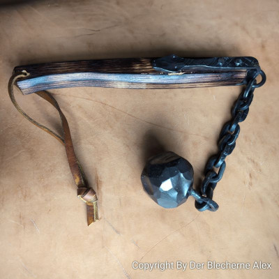 Handgeschmiedeter Morgenstern/ Schlagflegel aus Eisen mit Schlangenkopf