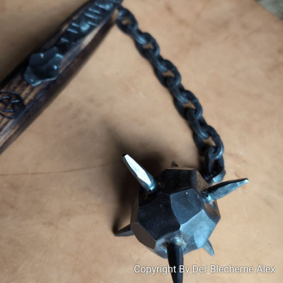 Handgeschmiedeter Morgenstern/ Schlagflegel aus Eisen mit Schlangenkopf