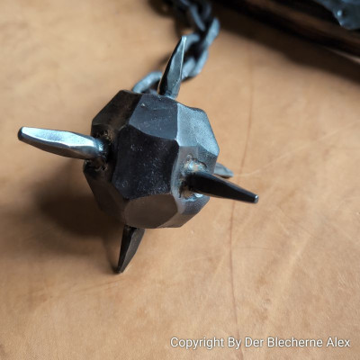 Handgeschmiedeter Morgenstern/ Schlagflegel aus Eisen mit Schlangenkopf