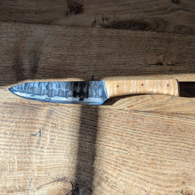 Küchenmesser aus Kohlenstoffstahl 1.2003 mit Riegelahorn