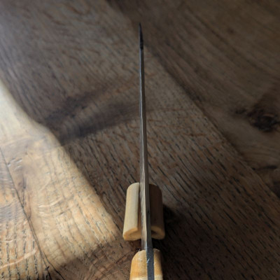 Küchenmesser aus Kohlenstoffstahl 1.2003 mit Riegelahorn