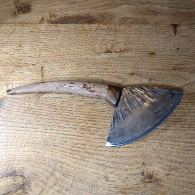 Magisches Dreieck mit Riesenhirschgriff