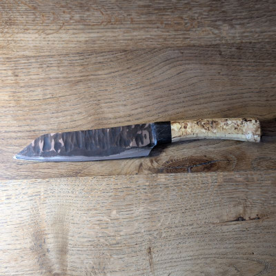 Absolutes Küchenmesserunikat mit stabilisierter Robinienknolle