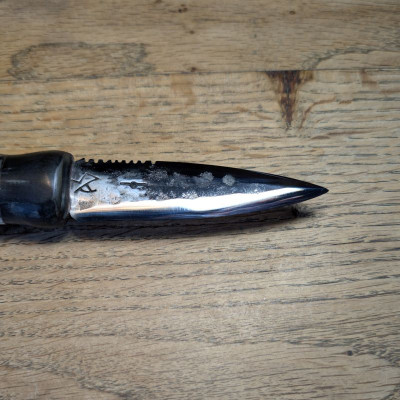 Jagdmesser / Allzweckmesser aus Wolframstahl mit Antilope, Büffelhorn und Mammutelfenbein