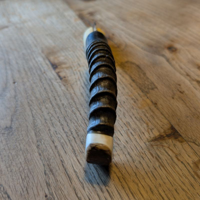 Jagdmesser / Allzweckmesser aus Wolframstahl mit Antilope, Büffelhorn und Mammutelfenbein