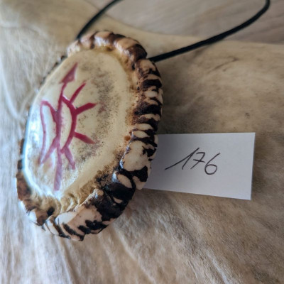 Kettenanhänger Rothirschrose mit Stärkezeichen