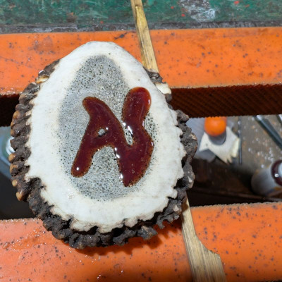 Kettenanhänger Rothirschrose mit Stärkezeichen