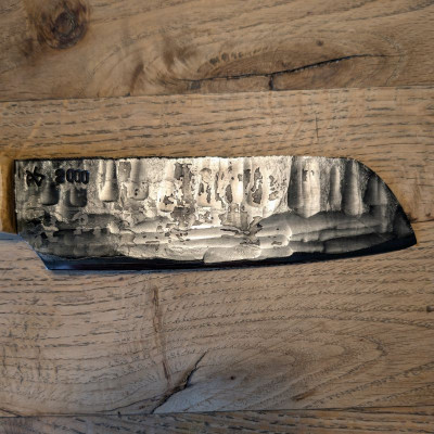 Küchenmesser Panzerhaubitze 2000 mit mehreren Millionen Jahre altem Griff
