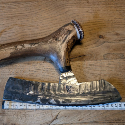 Brachiales Grill oder Pizzamesser 8er Flak und Riesenhirsch
