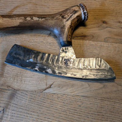Brachiales Grill oder Pizzamesser 8er Flak und Riesenhirsch