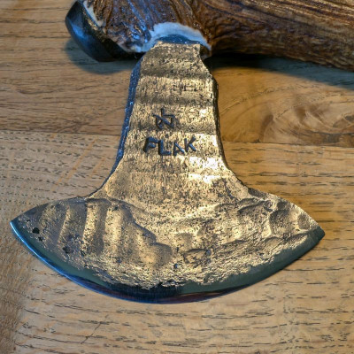 Sehr rustikales Grillmesser Pizzamesser oder Wiegemesser 2cm Flak und Rothirsch