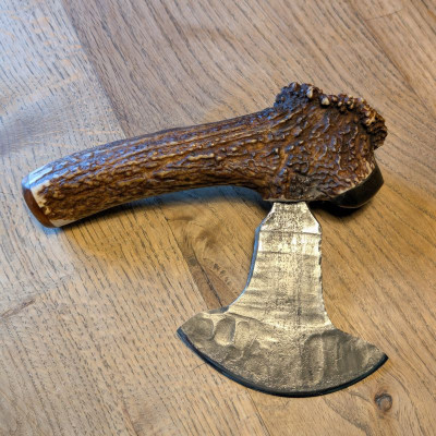 Sehr rustikales Grillmesser Pizzamesser oder Wiegemesser 2cm Flak und Rothirsch