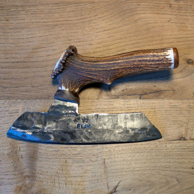 Brachiales Grill Pizzamesser oder Wiegemesser aus FLAK und Rothirschgeweih