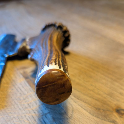 Brachiales Grill Pizzamesser oder Wiegemesser aus FLAK und Rothirschgeweih