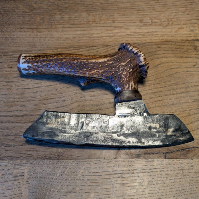 Brachiales Grill Pizzamesser oder Wiegemesser aus FLAK und Rothirschgeweih