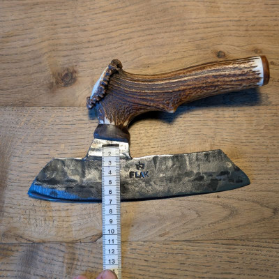 Brachiales Grill Pizzamesser oder Wiegemesser aus FLAK und Rothirschgeweih