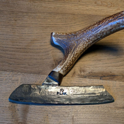Brachiales Grill Pizzamesser oder Wiegemesser aus FLAK und Rothirschgeweih