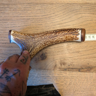 Brachiales Grill Pizzamesser oder Wiegemesser aus FLAK und Rothirschgeweih