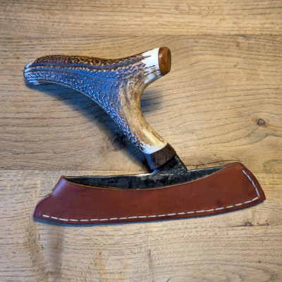 Brachiales Grill Pizzamesser oder Wiegemesser aus FLAK und Rothirschgeweih
