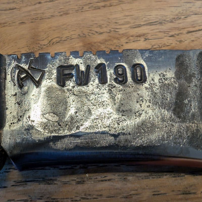 Outdoormesser/ Allzweckmesser mit Klinge aus Kopfpanzerung der Focke Wulf 190 dem Würger