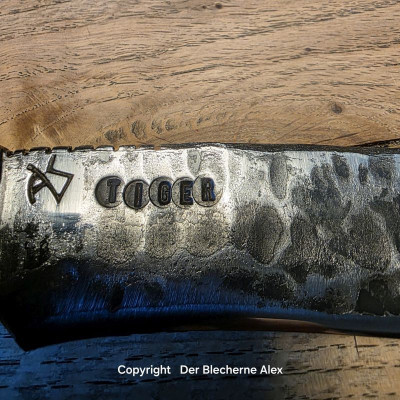 Outdoormesser/ Allzweckmesser mit Klinge aus der Kampfwagenkanone 43 Königstiger mit Mooreiche & Robinie