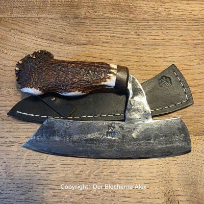 Brachiales Grill Pizzamesser oder Wiegemesser aus dem Nebelwerfer des 2WK und Rothirsch