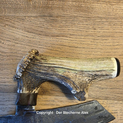 Brachiales Grill Pizzamesser oder Wiegemesser aus dem Nebelwerfer des 2WK und Rothirsch