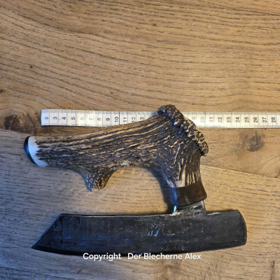 Brachiales Grill Pizzamesser oder Wiegemesser aus dem Nebelwerfer des 2WK und Rothirsch