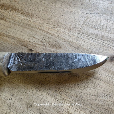 Outdoormesser mit Klinge aus einer alten Hufraspel