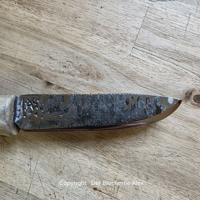 Outdoormesser mit Klinge aus einer alten Hufraspel