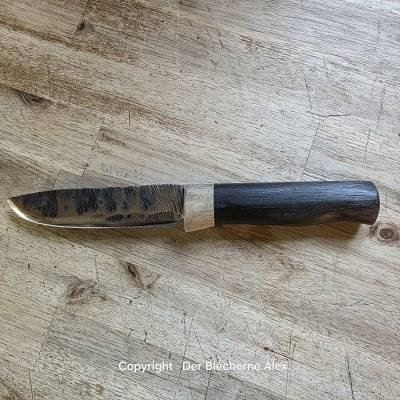 Outdoormesser mit Klinge aus einer alten Hufraspel