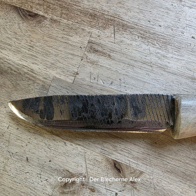 Outdoormesser mit Klinge aus einer alten Hufraspel