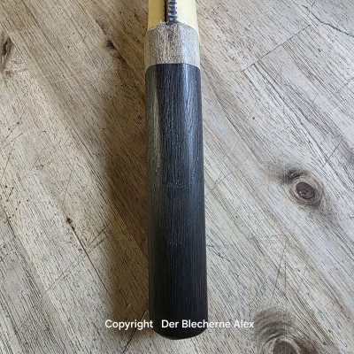 Outdoormesser mit Klinge aus einer alten Hufraspel