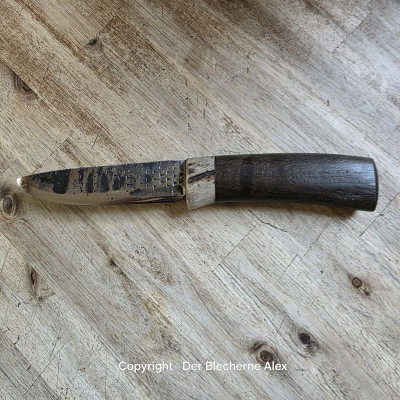 Outdoormesser mit Klinge aus einer alten Hufraspel
