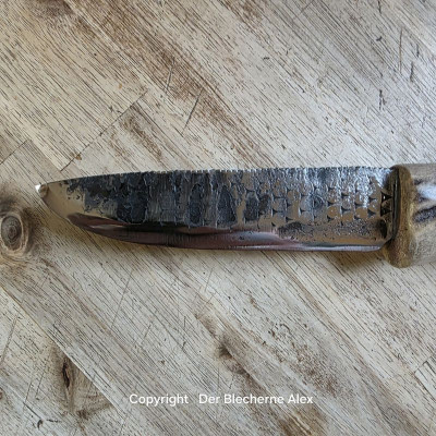 Outdoormesser mit Klinge aus einer alten Hufraspel